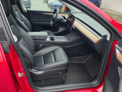 Used 2023 Tesla Model Y Long Range image 14