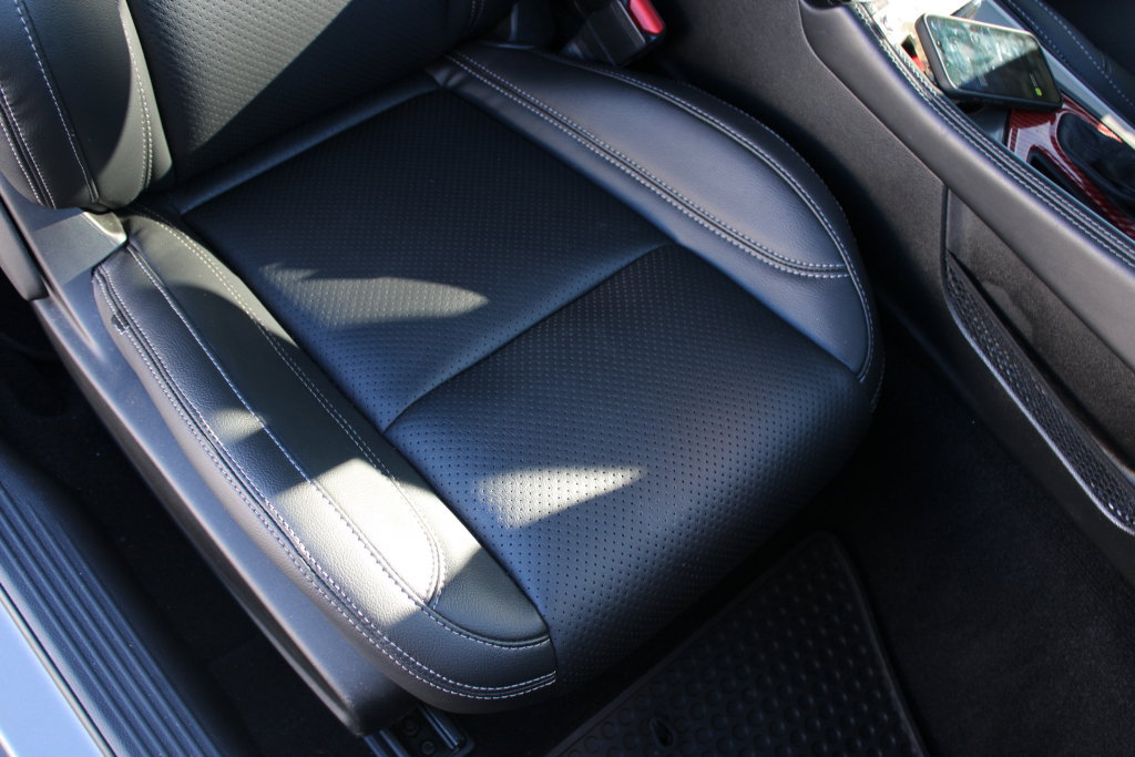 Used 2022 Dodge Challenger GT w/ Plus Package RWD image 12