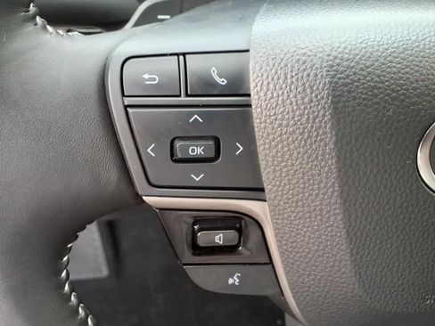 Used 2025 Toyota Camry SE w/ Multimedia Upgrade Package FWD image 17