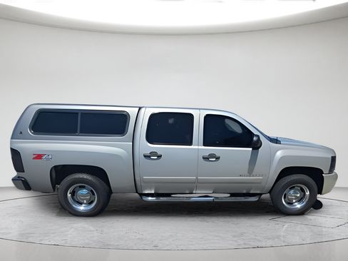 Used 2007 Chevrolet Silverado 1500 LT w/ 1LT Convenience Package AWD/4WD image 6