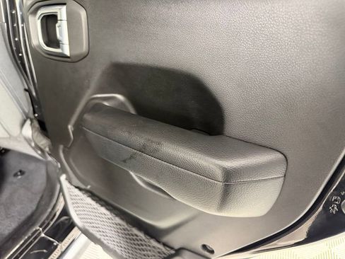 Used 2023 Jeep Wrangler Unlimited AWD/4WD image 29