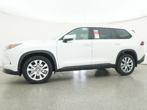New 2026 Toyota Grand Highlander Limited image 13
