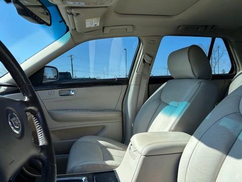 Used 2011 Cadillac DTS Luxury image 22