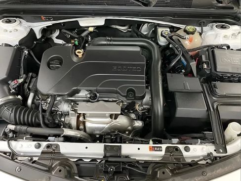 Used 2021 Chevrolet Malibu LT FWD image 15