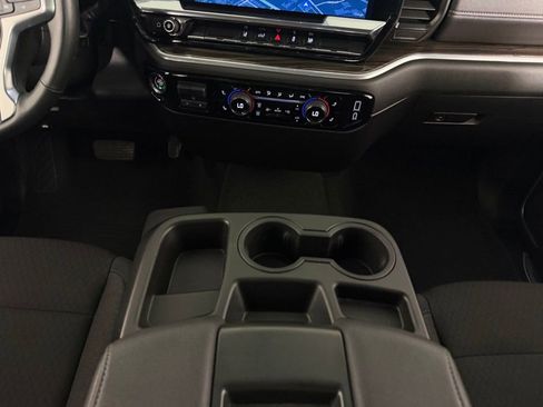 Used 2025 Chevrolet Silverado 2500 LT w/ Convenience Package image 16