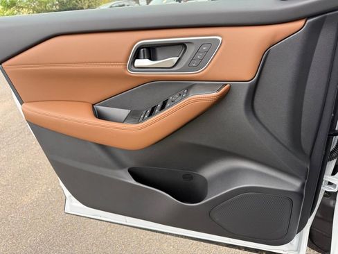 New 2026 Nissan Rogue Platinum image 19