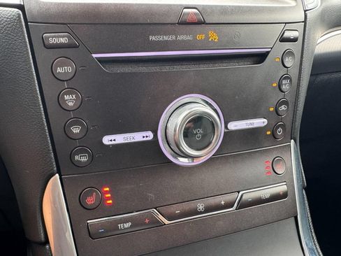 Used 2019 Ford Edge Titanium FWD image 18