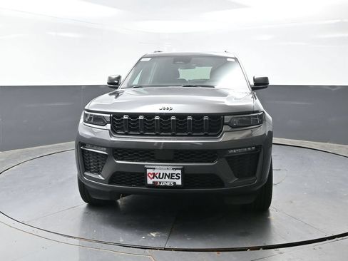 New 2026 Jeep Grand Cherokee L Limited w/ Limited Altitude Package AWD/4WD image 4