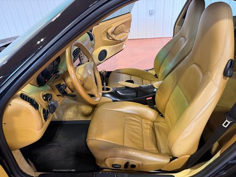 Used 2001 Porsche 911 Carrera 4 AWD/4WD image 21