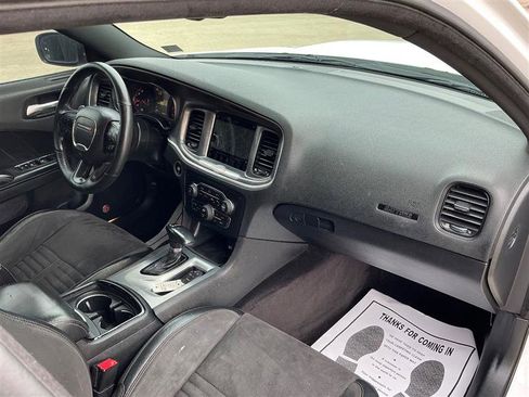 Used 2017 Dodge Charger R/T image 37