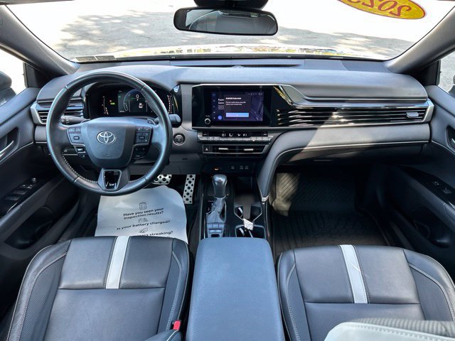 Used 2025 Toyota Camry SE AWD/4WD image 40