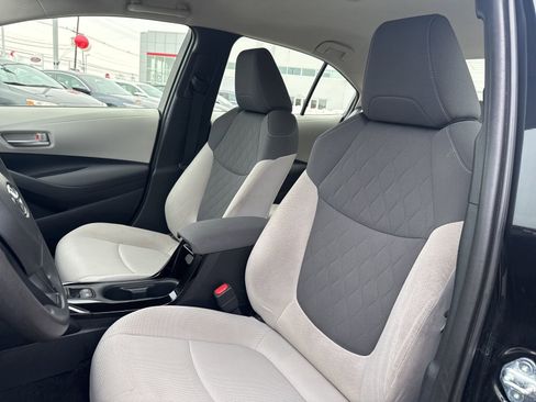 Used 2020 Toyota Corolla LE image 12