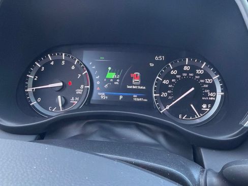 Used 2021 Toyota Highlander XLE FWD image 7