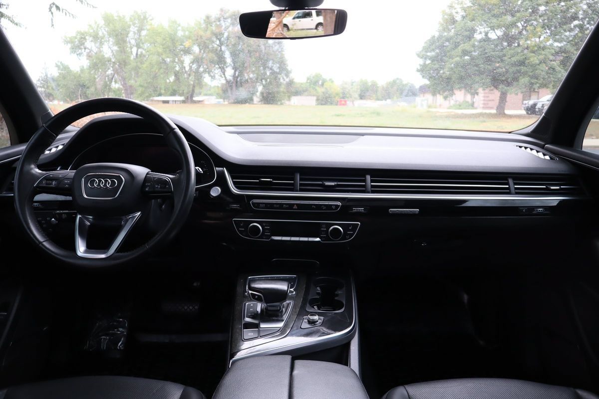 Used 2017 Audi Q7 3.0T Prestige AWD/4WD image 16