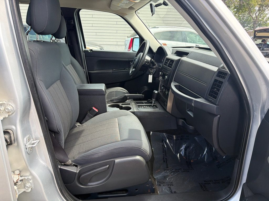 Used 2012 Jeep Liberty Sport AWD/4WD image 16