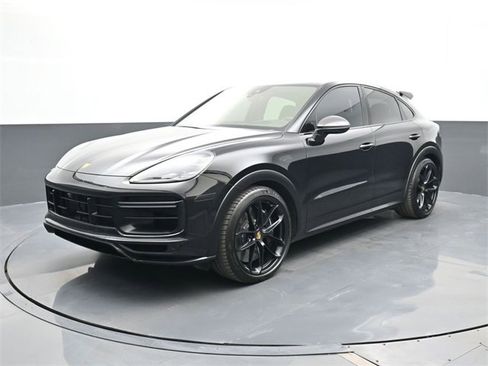 Used 2022 Porsche Cayenne Turbo GT image 1