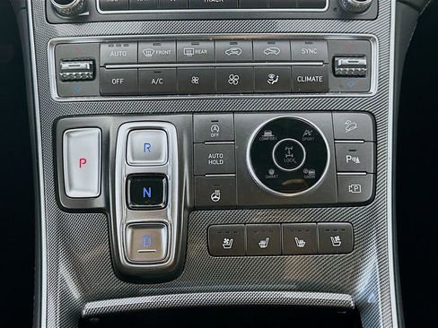 Used 2023 Hyundai Santa Fe Limited image 16