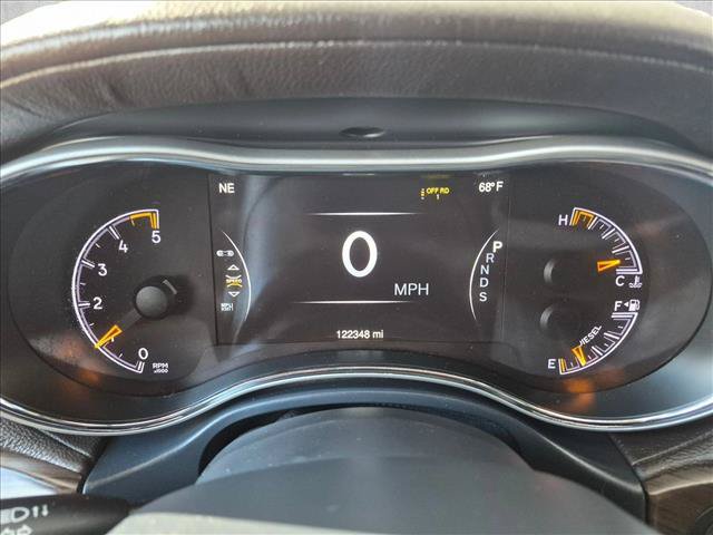 Used 2015 Jeep Grand Cherokee Overland w/ Advanced Technology Group AWD/4WD image 16