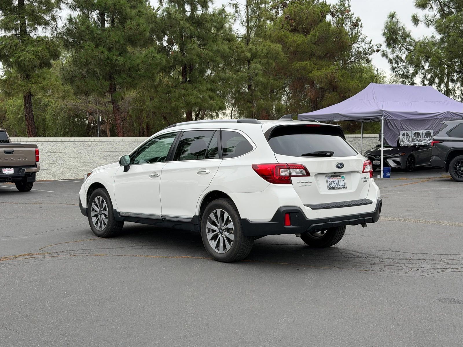 Used 2018 Subaru Outback 3.6R Touring w/ Popular Package #3 AWD/4WD image 3