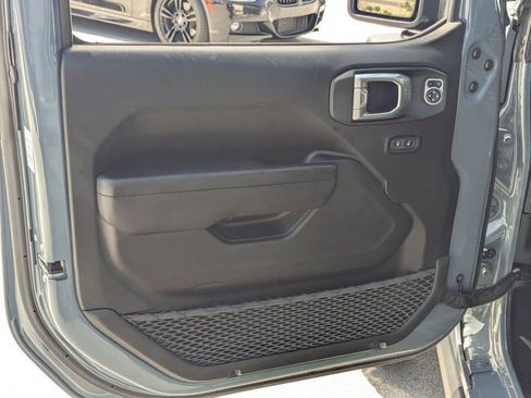 Used 2024 Jeep Wrangler Unlimited Rubicon 4xe image 13