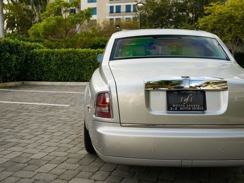 Used 2013 Rolls-Royce Phantom Sedan image 25