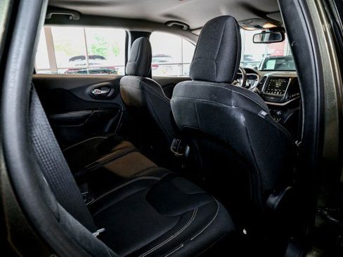 Used 2015 Jeep Cherokee Latitude AWD/4WD image 20