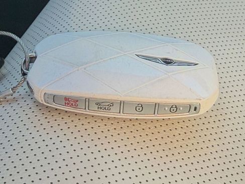 Used 2025 Genesis G70 2.5T image 21