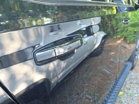 Used 2024 Chevrolet Tahoe Z71 AWD/4WD image 11
