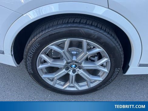 Used 2024 BMW X7 xDrive40i w/ Executive Package image 11