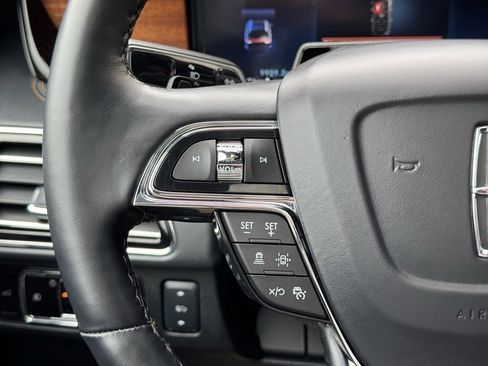 Used 2023 Lincoln Navigator Black Label image 18