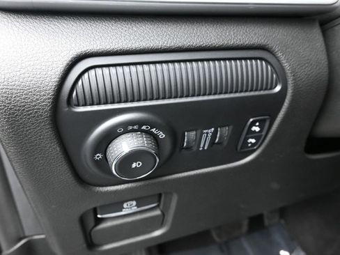 Used 2024 Jeep Wagoneer L Series II w/ Flexible Seating Group image 18