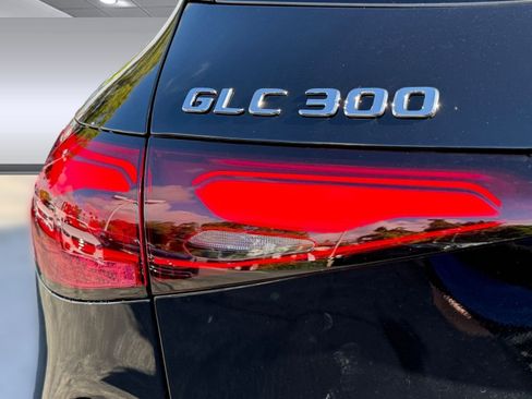 New 2026 Mercedes-Benz GLC 300 image 9