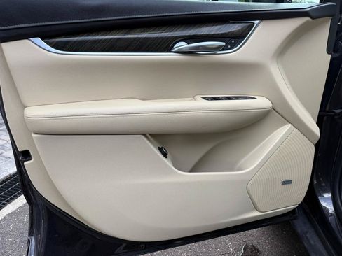 Used 2018 Cadillac XT5 FWD image 21