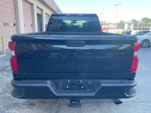 Used 2021 Chevrolet Silverado 2500 Custom w/ Custom Value Package AWD/4WD image 5