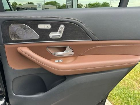 Used 2026 Mercedes-Benz GLS 450 4MATIC image 18