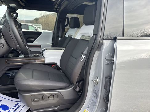 Used 2025 GMC Hummer EV 2X w/ LPO, Sport Package image 11