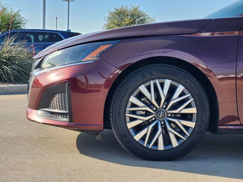 Used 2024 Nissan Altima 2.5 SV image 8