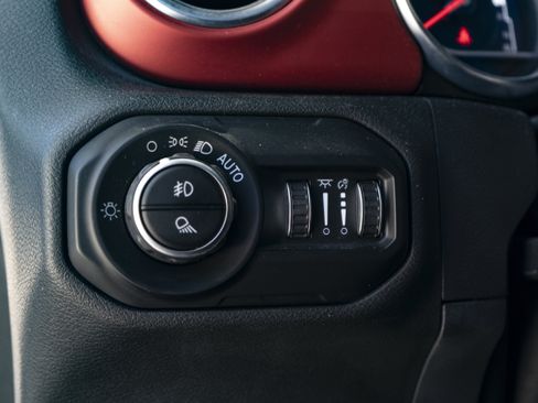 Used 2021 Jeep Gladiator Rubicon AWD/4WD image 39