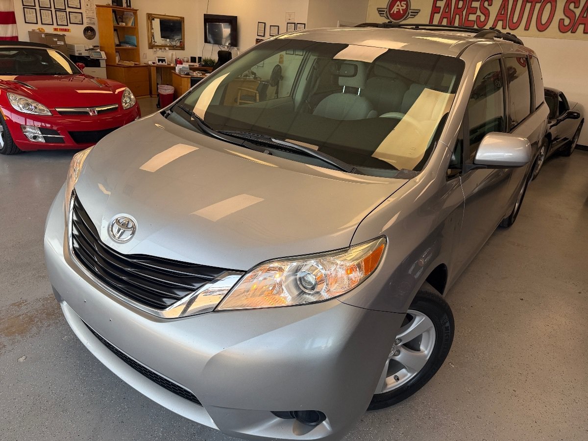 Used 2011 Toyota Sienna LE FWD image 8