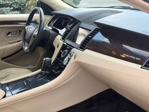 Used 2015 Ford Taurus Limited w/ Equipment Group 301A FWD image 30