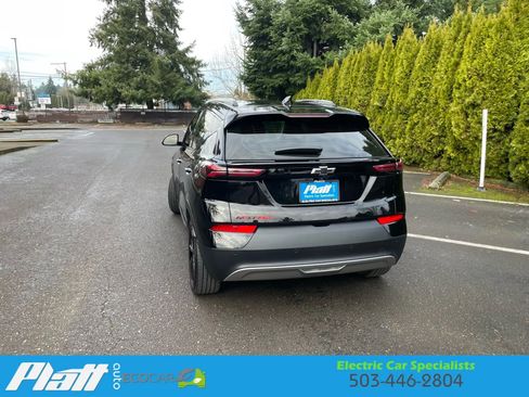 Used 2023 Chevrolet Bolt EUV Premier w/ Sun & Sound Package image 7