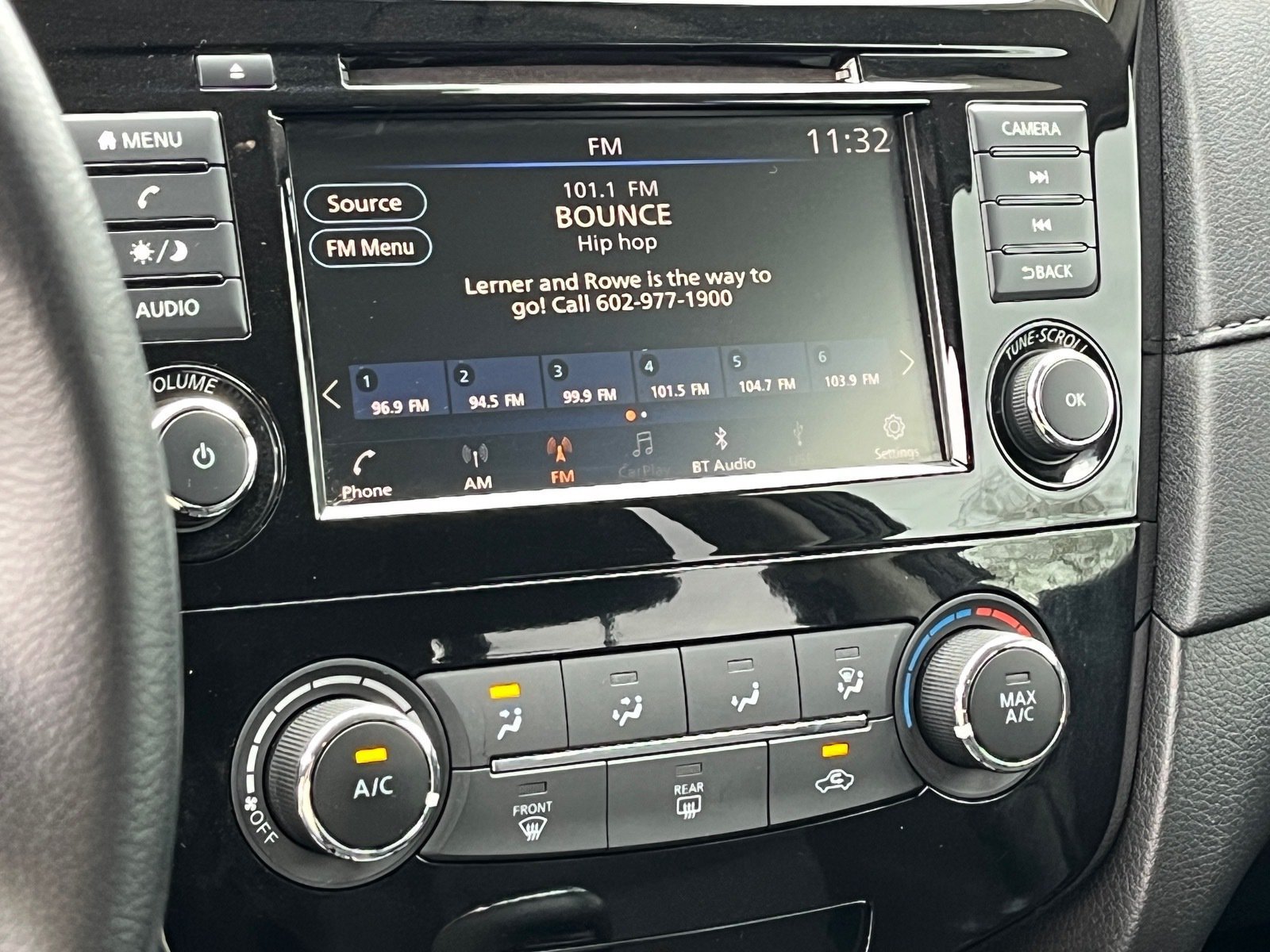Used 2020 Nissan Rogue S w/ Special Edition Package FWD image 24