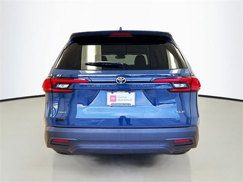 Used 2024 Toyota Grand Highlander XLE image 4