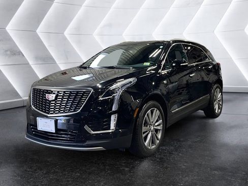 Certified 2025 Cadillac XT5 Premium Luxury image 2