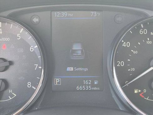Used 2019 Nissan Rogue SV w/ Premium Package FWD image 9