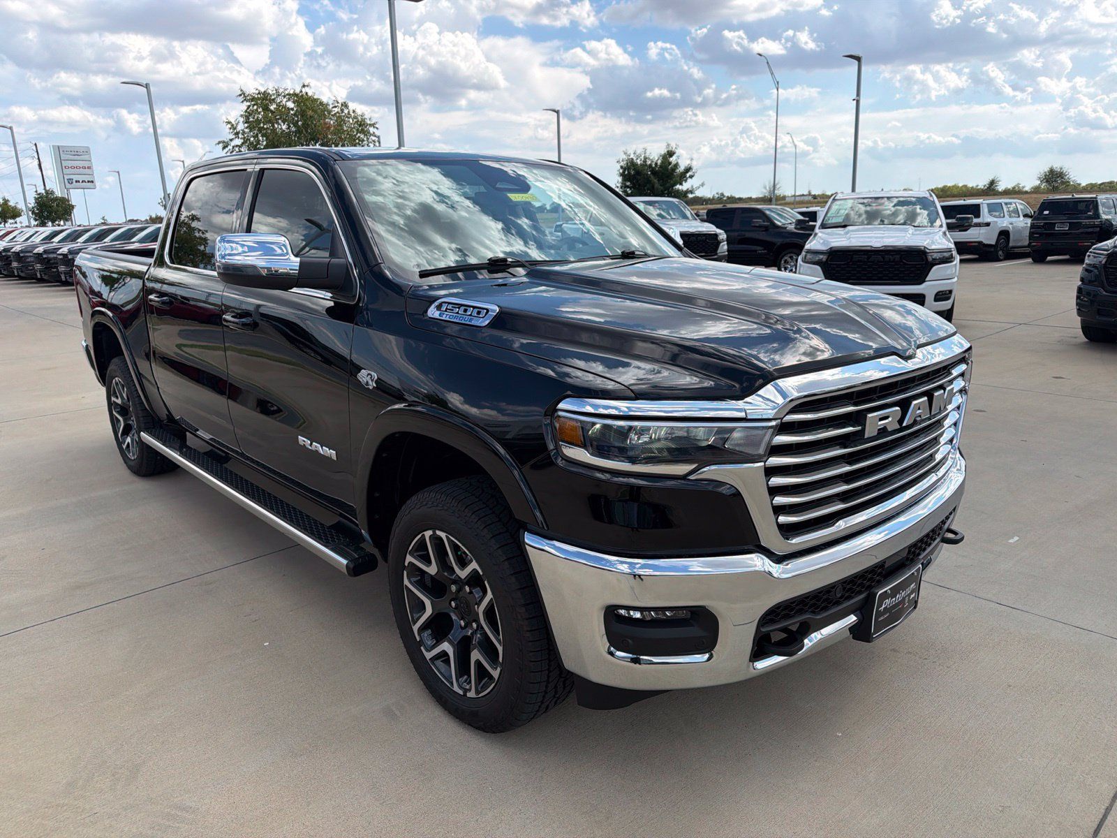 Used 2026 RAM 1500 Laramie w/ Off Road Group AWD/4WD image 7