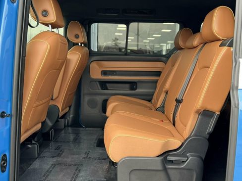 Used 2025 Volkswagen ID. Buzz Pro S RWD image 16