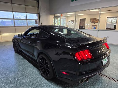 Used 2017 Ford Mustang Shelby GT350 RWD image 11