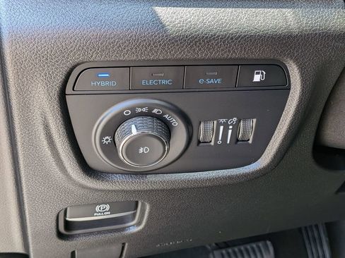 Used 2023 Jeep Grand Cherokee 4WD 4xe image 16