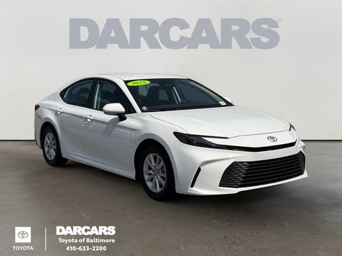 Used 2025 Toyota Camry LE image 1